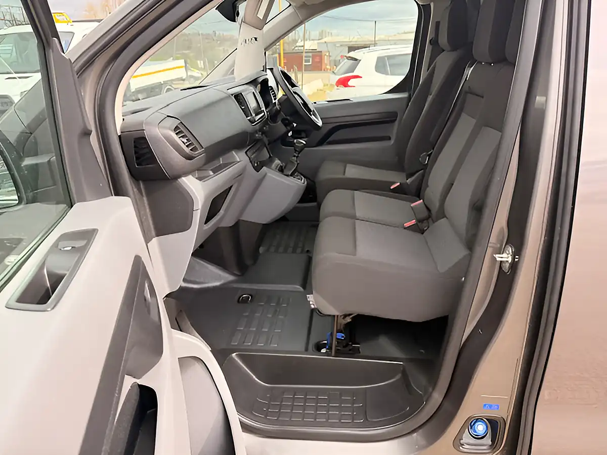 Used 2022 Vauxhall Vivaro Sportive F2700 Grey - Interior and Exterior details 15