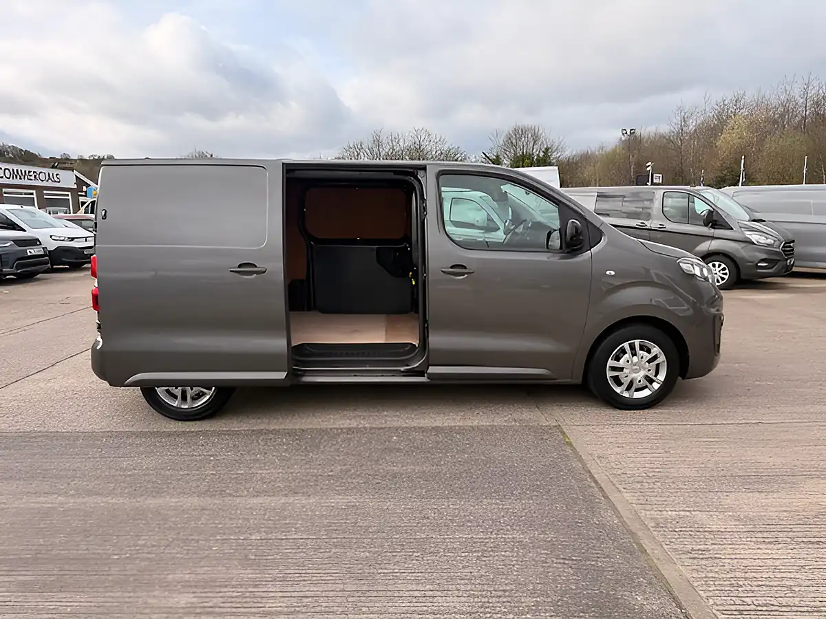 Used 2022 Vauxhall Vivaro Sportive F2700 Grey - Interior and Exterior details 3