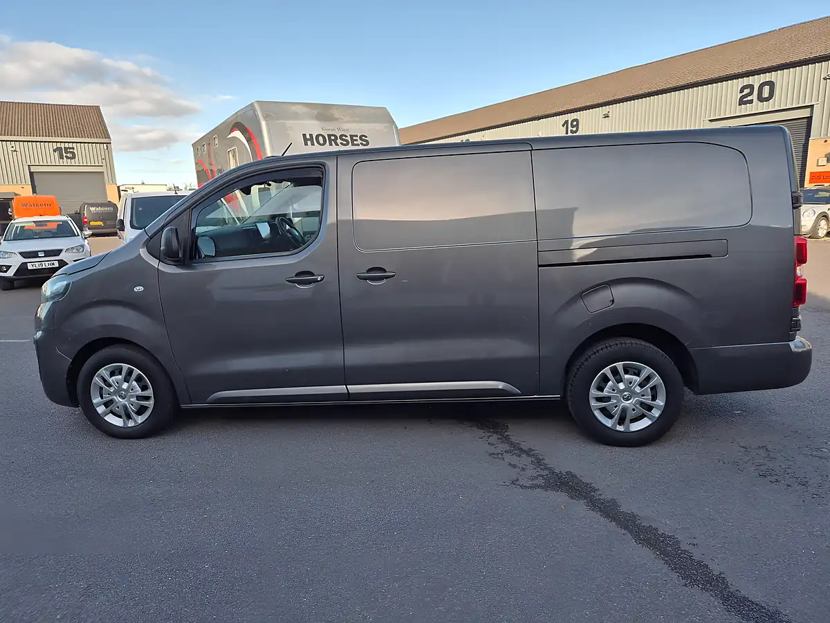 Used 2022 Vauxhall Vivaro Sportive Grey - Interior and Exterior details 15