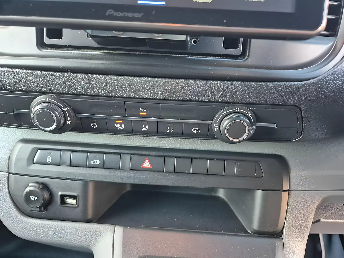 Used 2022 Vauxhall Vivaro Sportive Grey - Interior and Exterior details 9
