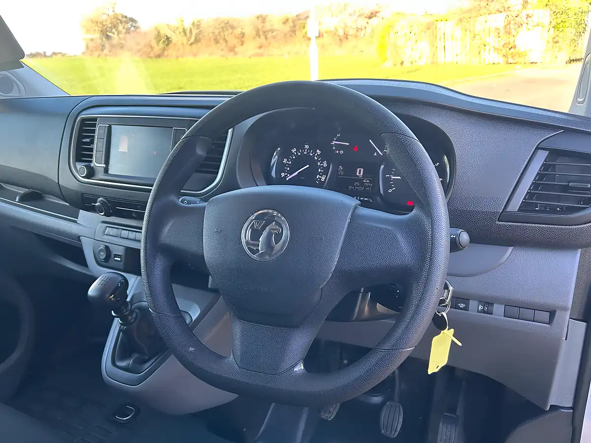 Used 2022 Vauxhall Vivaro Sportive L1 H1 White - Interior and Exterior details 11