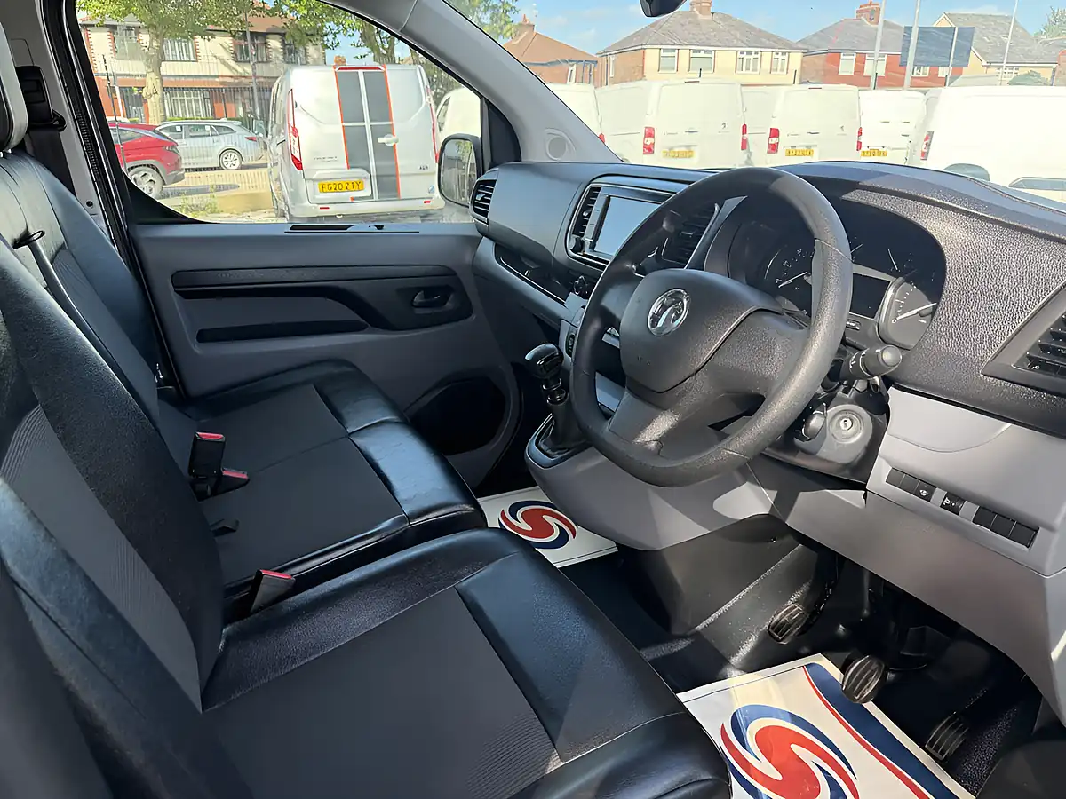 Used 2022 Vauxhall Vivaro Sportive L2 H1 Grey - Interior and Exterior details 16