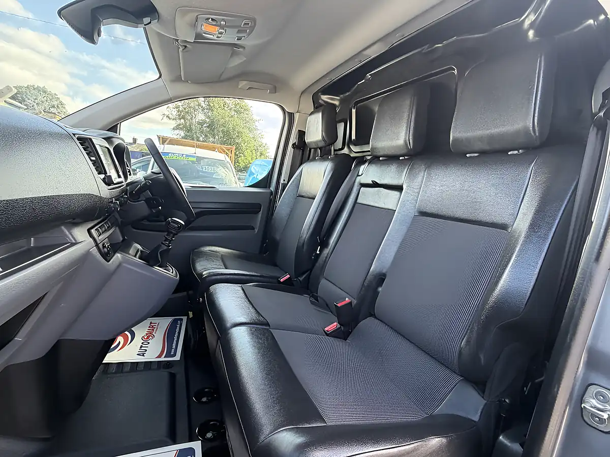 Used 2022 Vauxhall Vivaro Sportive L2 H1 Grey - Interior and Exterior details 18