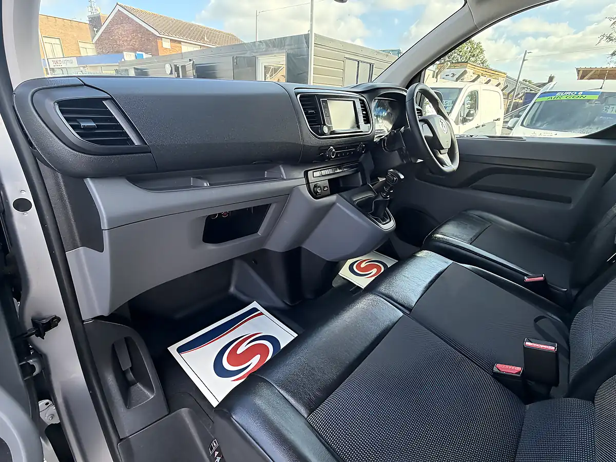Used 2022 Vauxhall Vivaro Sportive L2 H1 Grey - Interior and Exterior details 4
