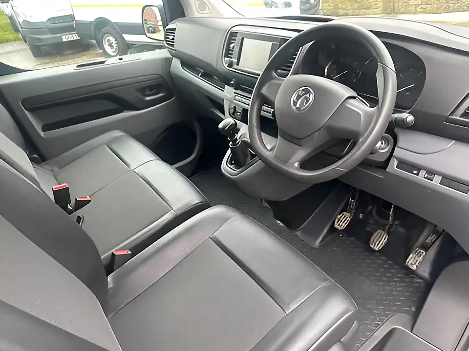 Used 2022 Vauxhall Vivaro Sportive L2 H1 - Interior and Exterior details 4