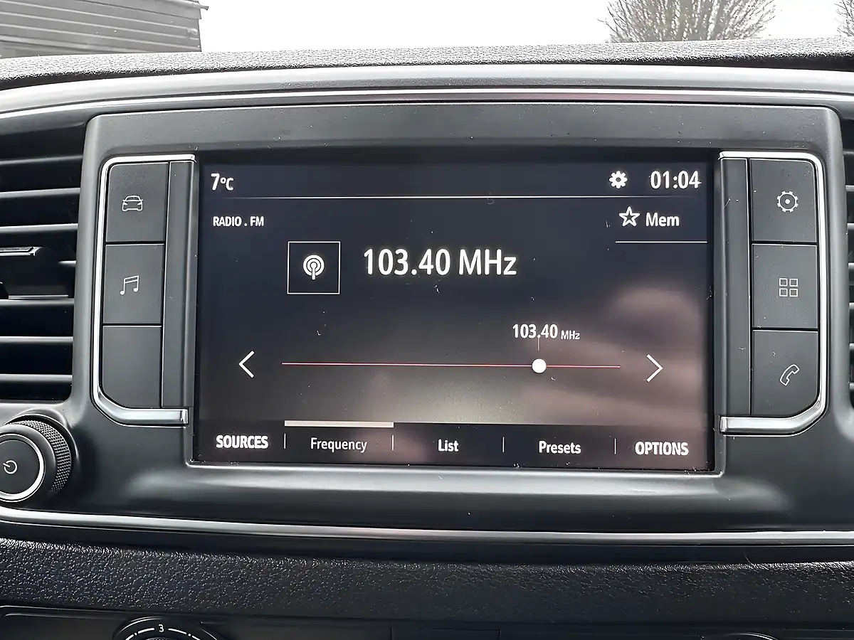 Used 2022 Vauxhall Vivaro Sportive L2 H1 Kaolin White (brilliant) - Interior and Exterior details 15