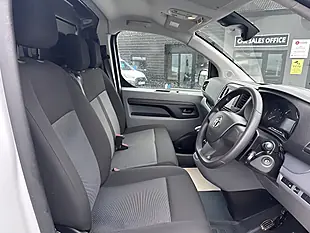 Used 2022 Vauxhall Vivaro Sportive L2 H1 Kaolin White (brilliant) - Interior and Exterior details 5