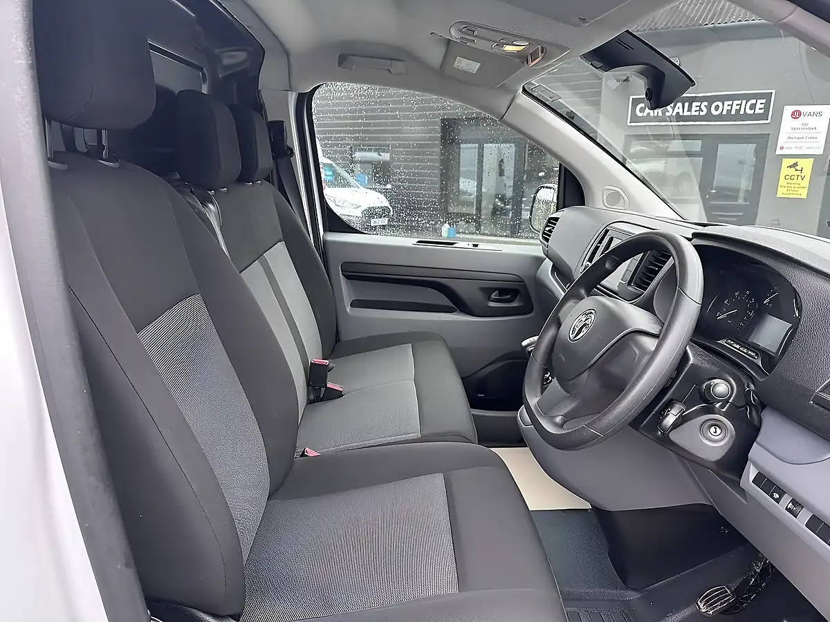 Used 2022 Vauxhall Vivaro Sportive L2 H1 Kaolin White (brilliant) - Interior and Exterior details 5