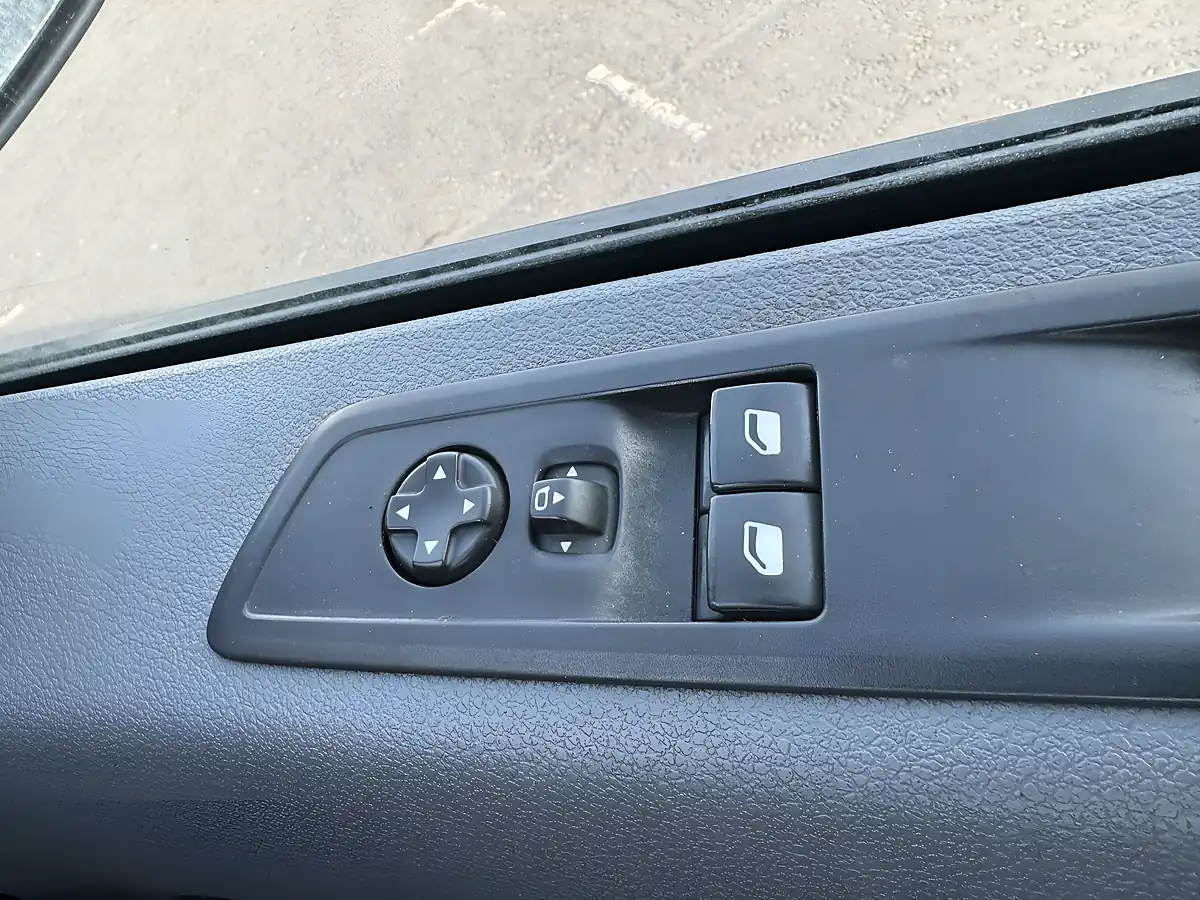 Used 2022 Vauxhall Vivaro Sportive White - Interior and Exterior details 16