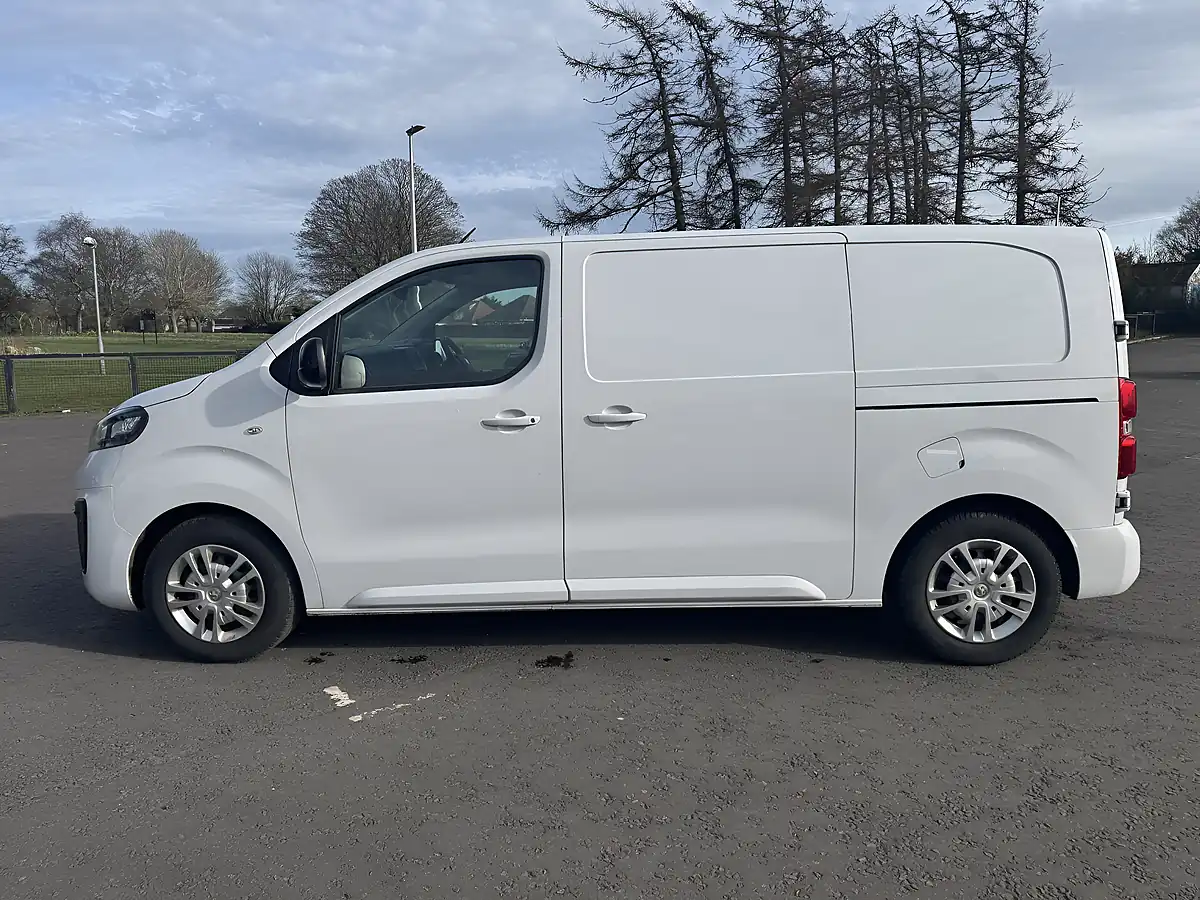 Used 2022 Vauxhall Vivaro Sportive White - Interior and Exterior details 6