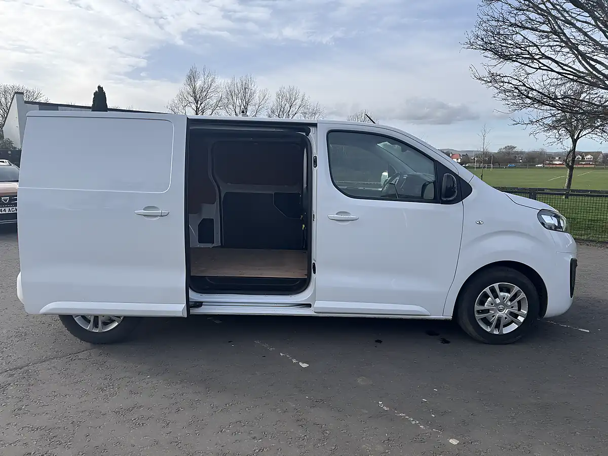 Used 2022 Vauxhall Vivaro Sportive White - Interior and Exterior details 7