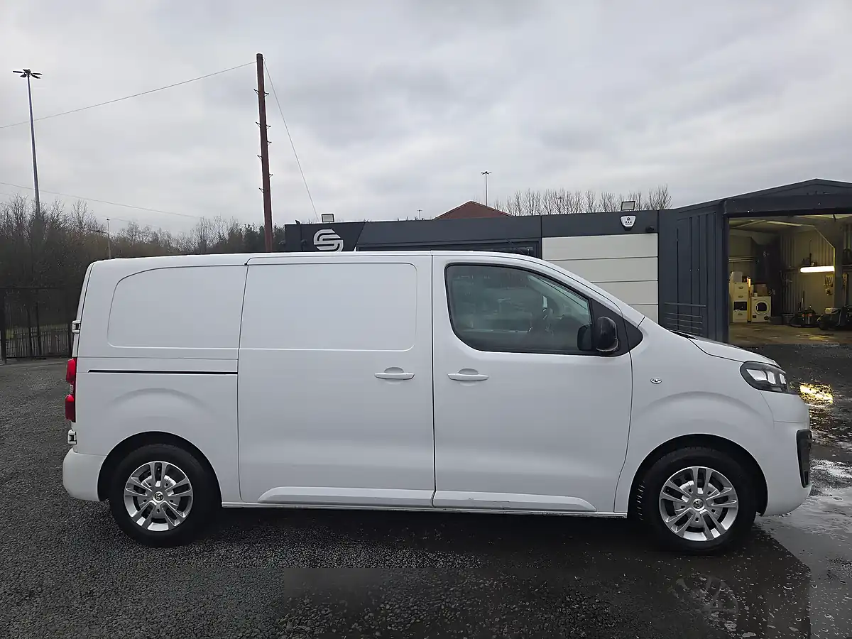 Used 2022 Vauxhall Vivaro Sportive White - Interior and Exterior details 3