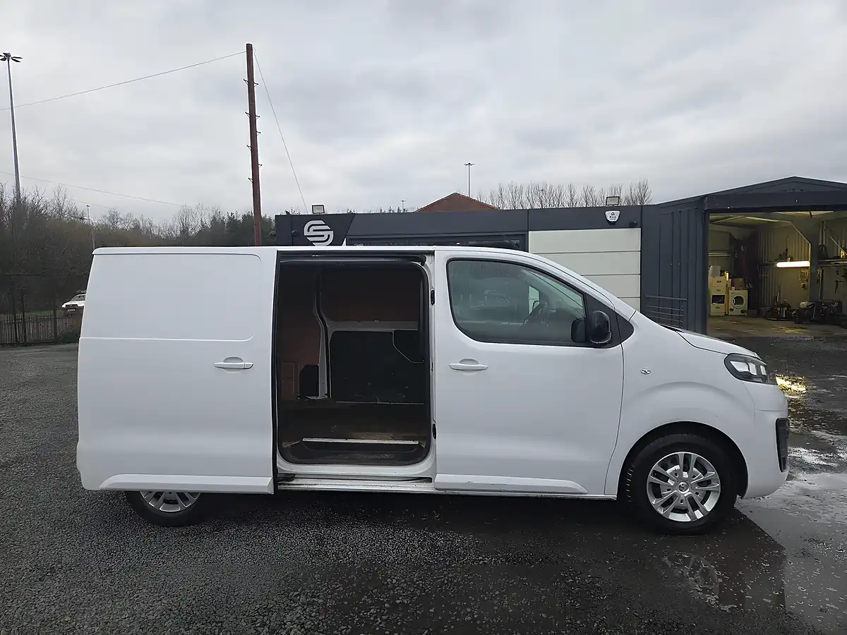 Used 2022 Vauxhall Vivaro Sportive White - Interior and Exterior details 4