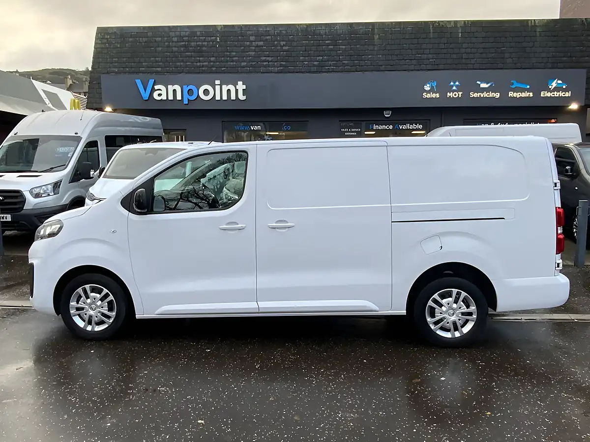 Used 2022 Vauxhall Vivaro Sportive White - Interior and Exterior details 10