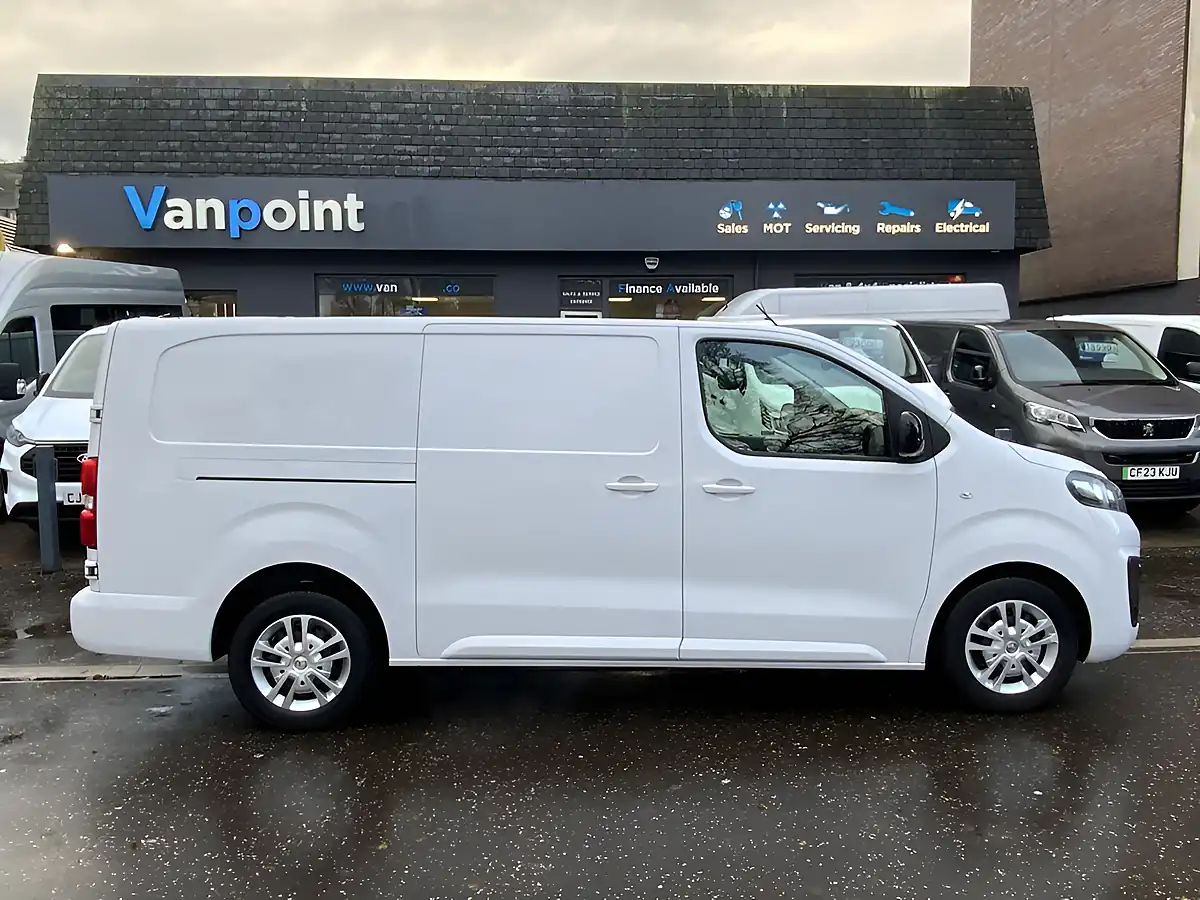 Used 2022 Vauxhall Vivaro Sportive White - Interior and Exterior details 11