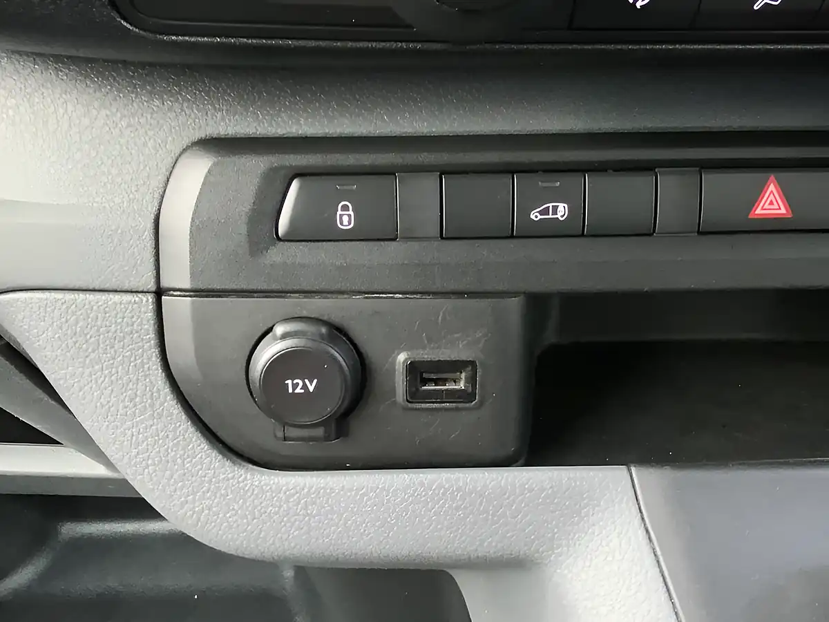 Used 2022 Vauxhall Vivaro Sportive White - Interior and Exterior details 15