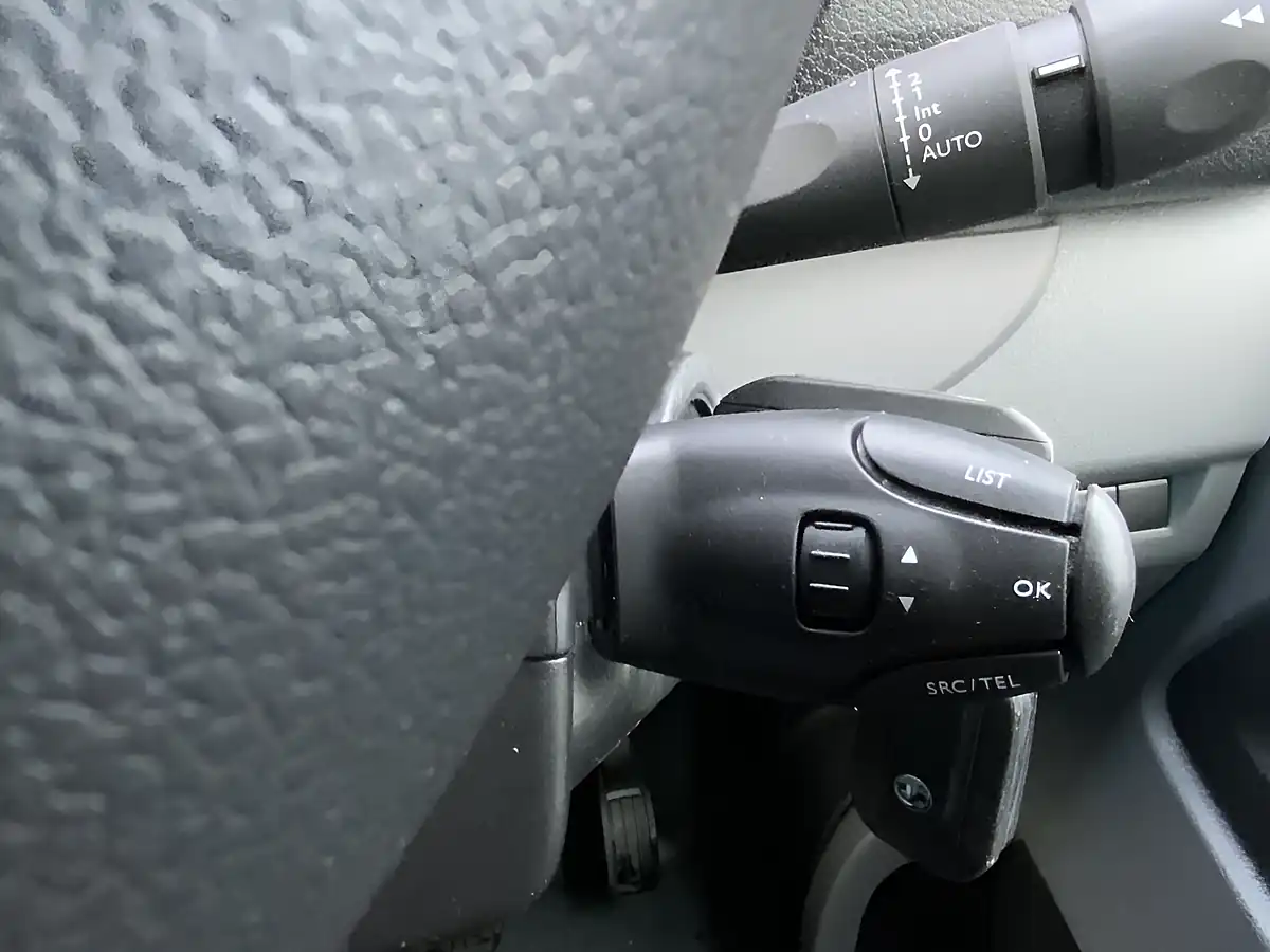 Used 2022 Vauxhall Vivaro Sportive White - Interior and Exterior details 16