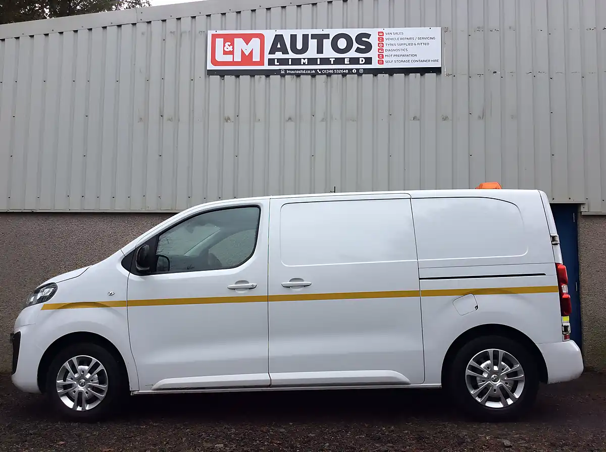 Used 2022 Vauxhall Vivaro Sportive White - Interior and Exterior details 4