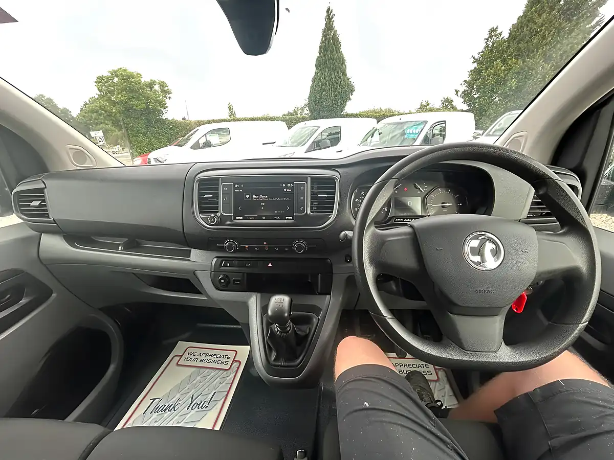 Used 2022 Vauxhall Vivaro Sportive White - Interior and Exterior details 13