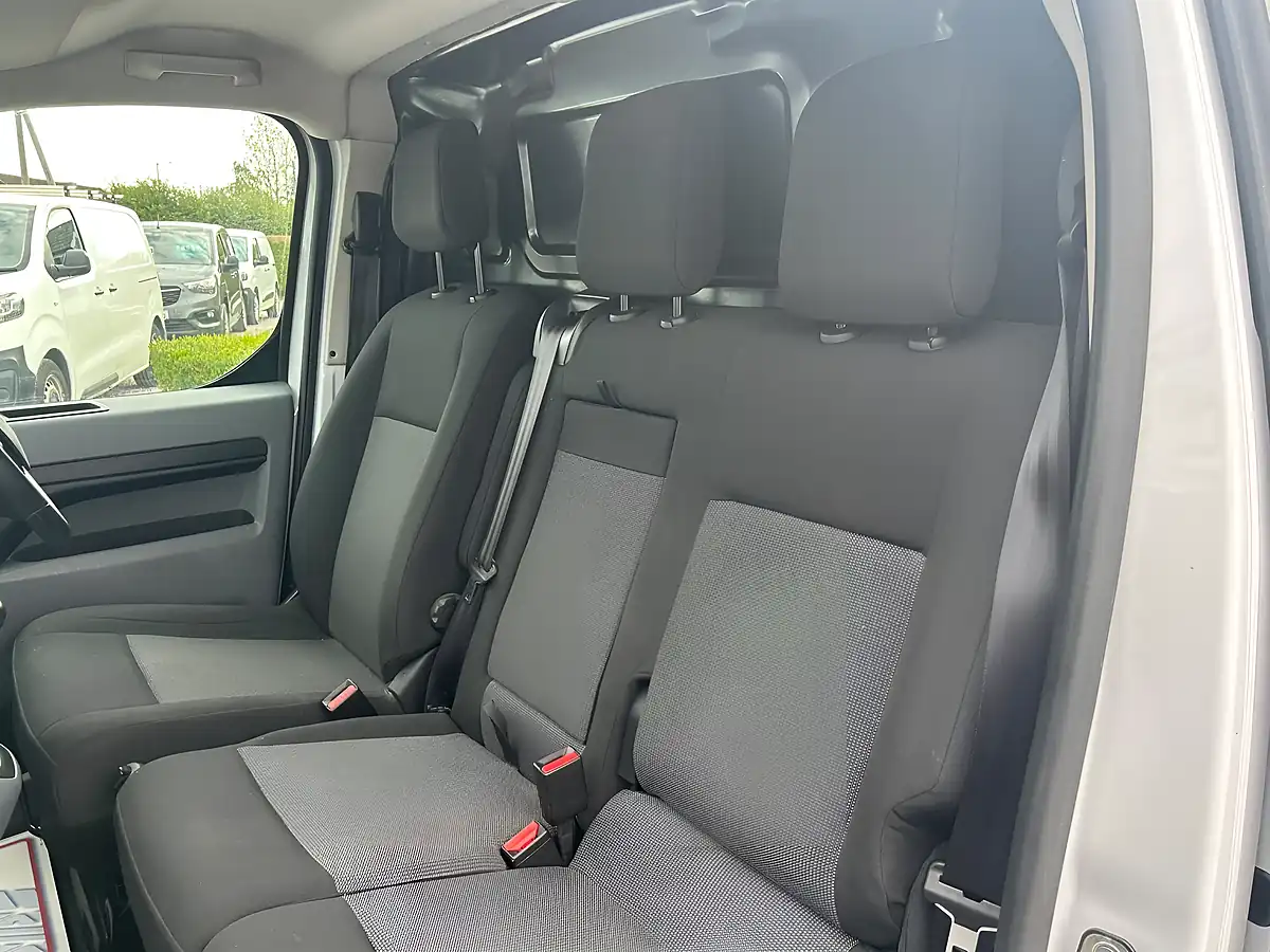 Used 2022 Vauxhall Vivaro Sportive White - Interior and Exterior details 14
