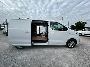 Used 2022 Vauxhall Vivaro Sportive White - Interior and Exterior details 17