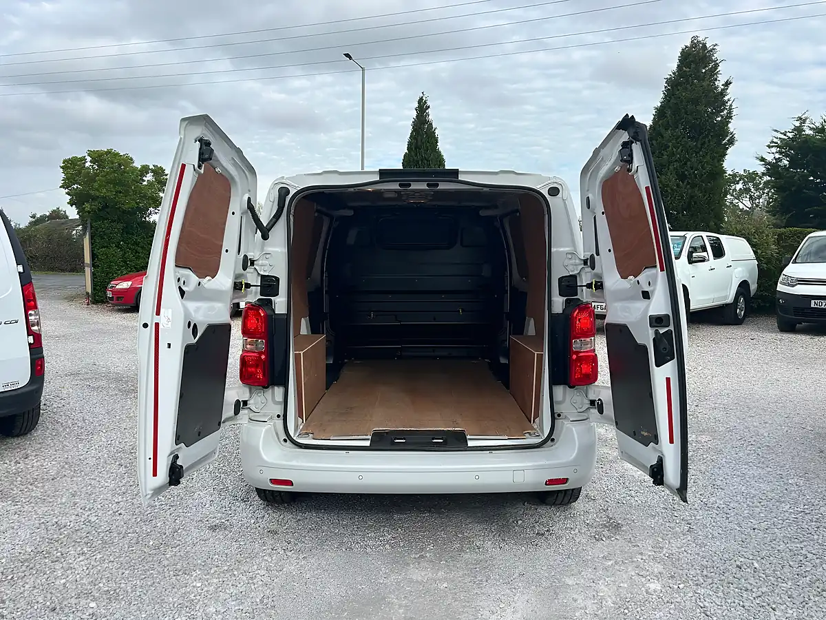 Used 2022 Vauxhall Vivaro Sportive White - Interior and Exterior details 20