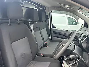 Used 2022 Vauxhall Vivaro Sportive White - Interior and Exterior details 3