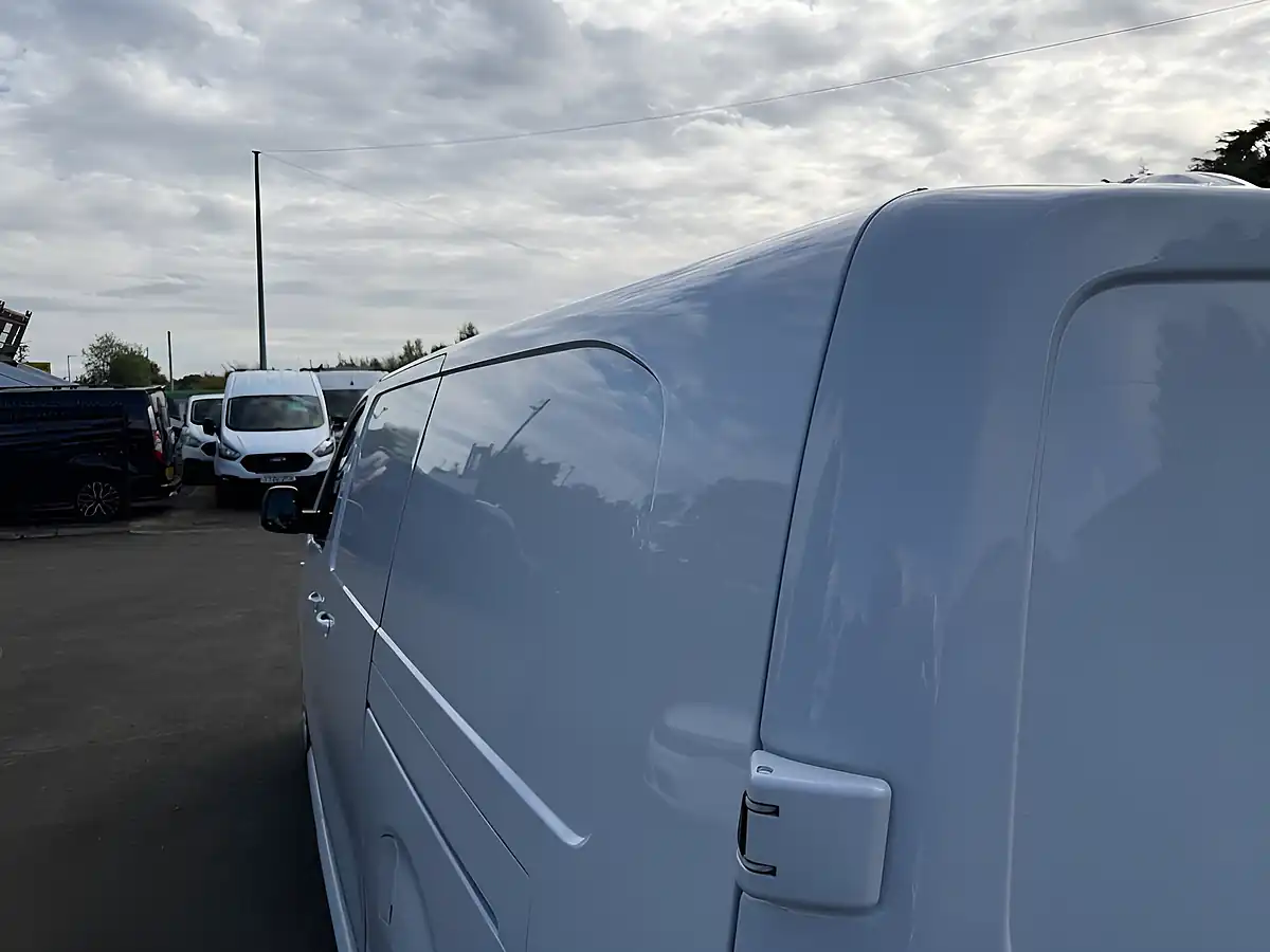 Used 2022 Vauxhall Vivaro Sportive White - Interior and Exterior details 10