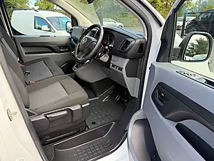 Used 2022 Vauxhall Vivaro Sportive White - Interior and Exterior details 13