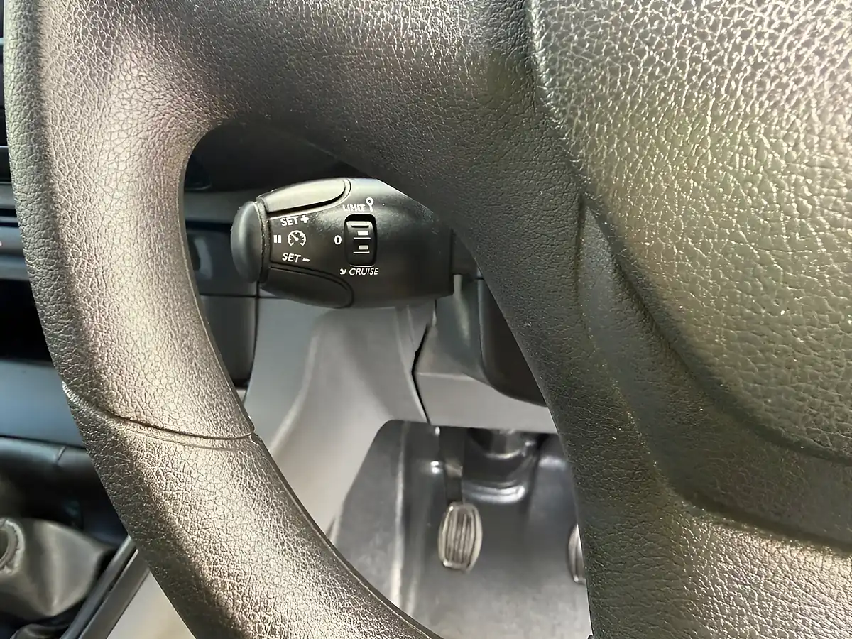 Used 2022 Vauxhall Vivaro Sportive White - Interior and Exterior details 15