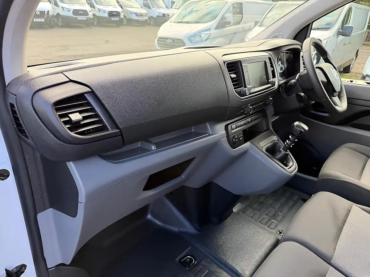 Used 2022 Vauxhall Vivaro Sportive White - Interior and Exterior details 16