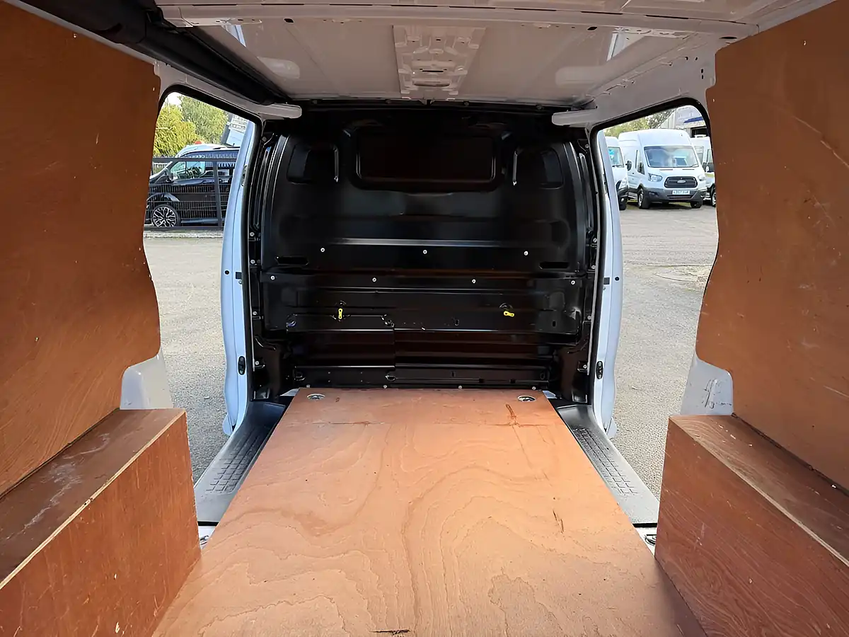 Used 2022 Vauxhall Vivaro Sportive White - Interior and Exterior details 19