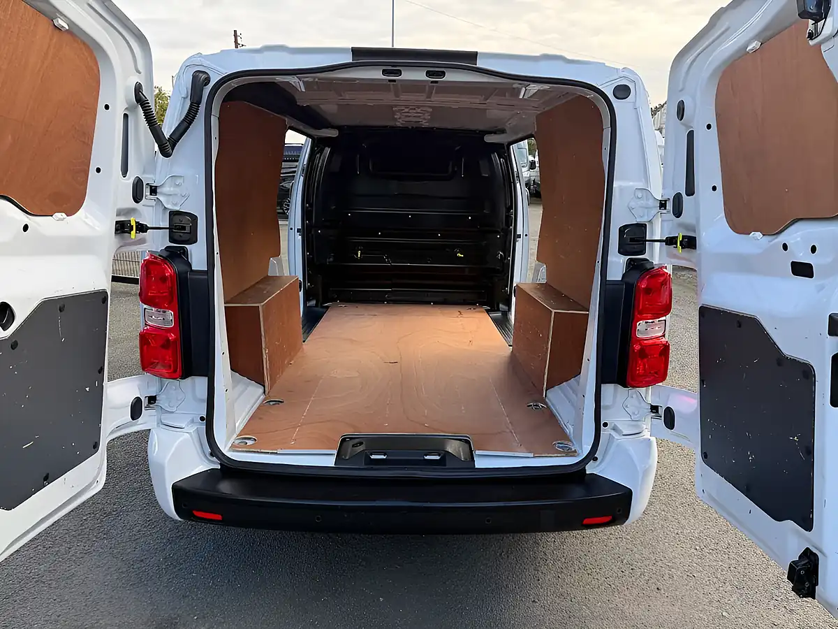 Used 2022 Vauxhall Vivaro Sportive White - Interior and Exterior details 4