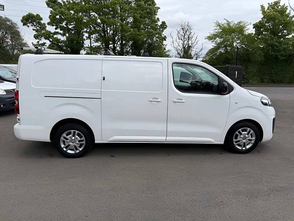 Used 2022 Vauxhall Vivaro Sportive White - Interior and Exterior details 12