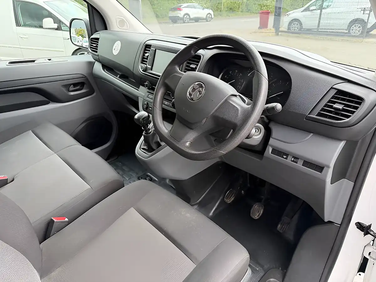 Used 2022 Vauxhall Vivaro Sportive White - Interior and Exterior details 16