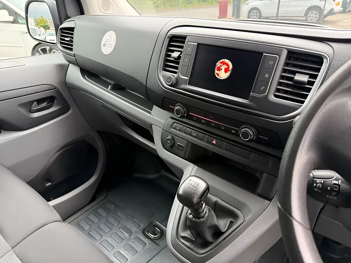 Used 2022 Vauxhall Vivaro Sportive White - Interior and Exterior details 18