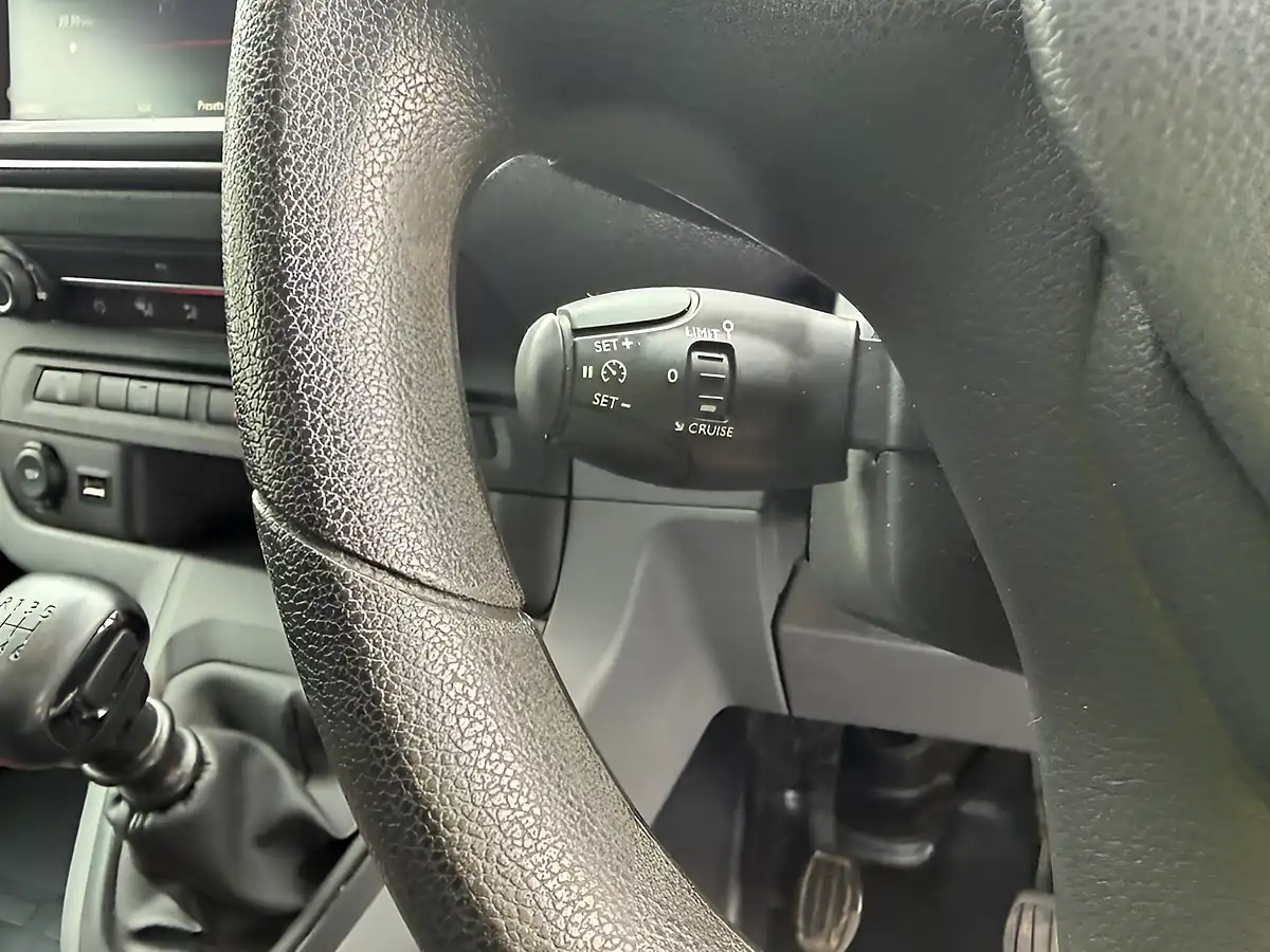 Used 2022 Vauxhall Vivaro Sportive White - Interior and Exterior details 20