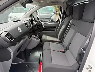 Used 2022 Vauxhall Vivaro Sportive White - Interior and Exterior details 7