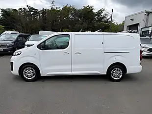 Used 2022 Vauxhall Vivaro Sportive White - Interior and Exterior details 9