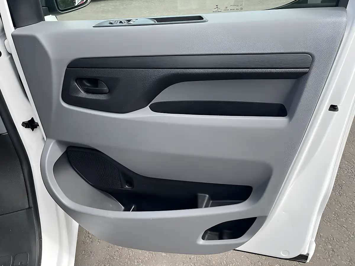 Used 2022 Vauxhall Vivaro Sportive White - Interior and Exterior details 18
