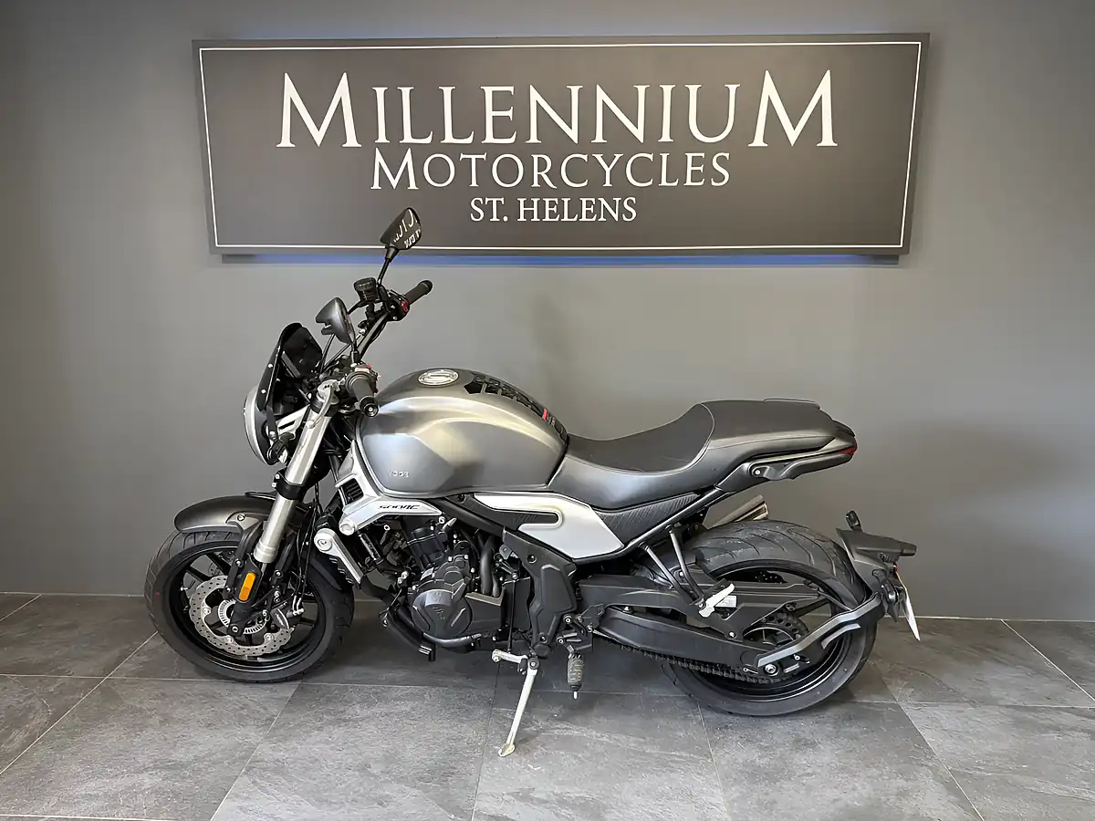 Used 2022 Voge 500 Ac Grey - Interior and Exterior details 11