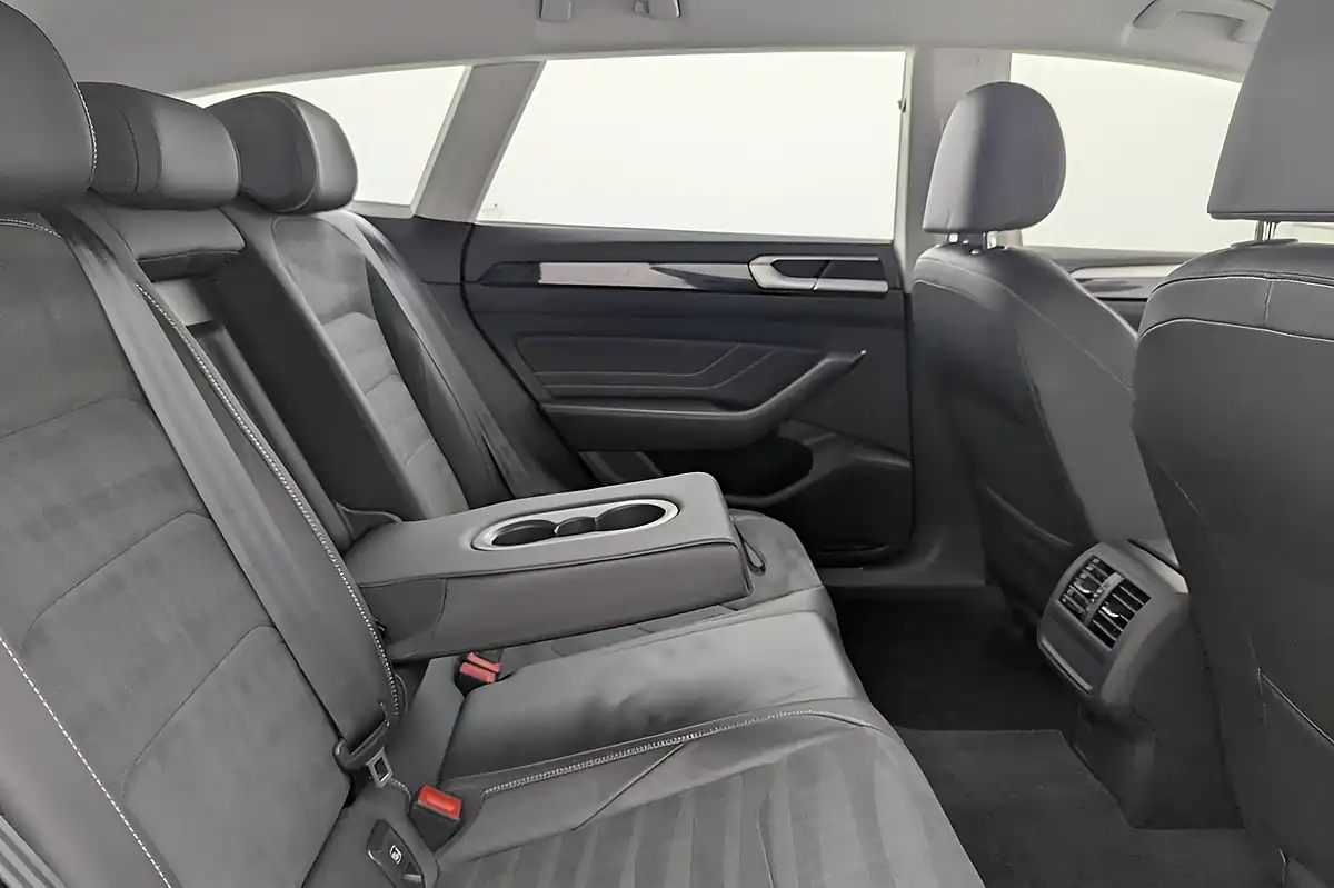Used 2022 Volkswagen Arteon Elegance Grey - Interior and Exterior details 15