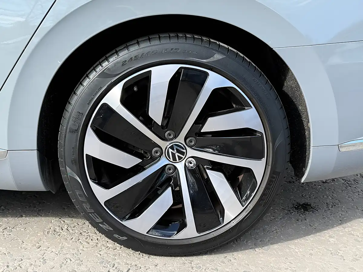 Used 2022 Volkswagen Arteon R-Line Moonstone Grey - Interior and Exterior details 8