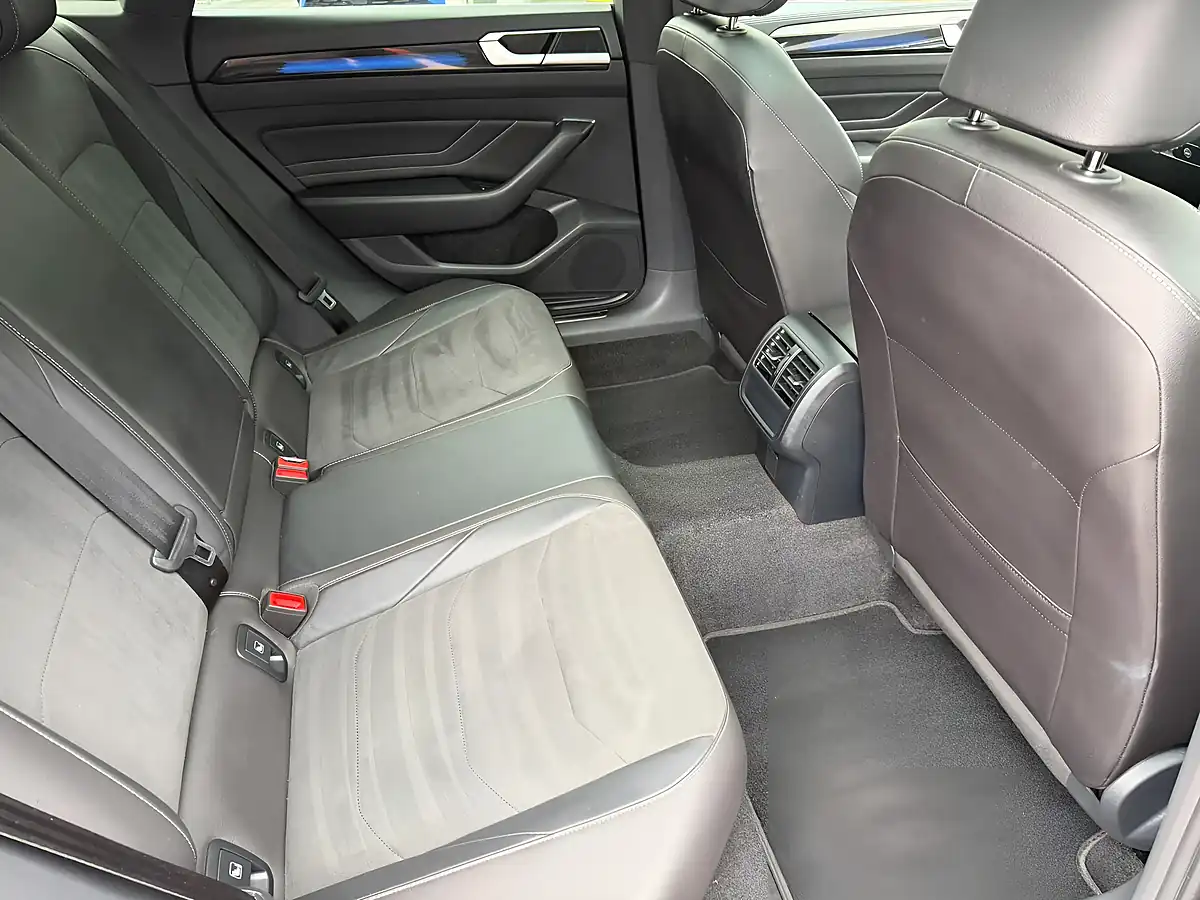Used 2022 Volkswagen Arteon R-Line Shooting Brake Black - Interior and Exterior details 15