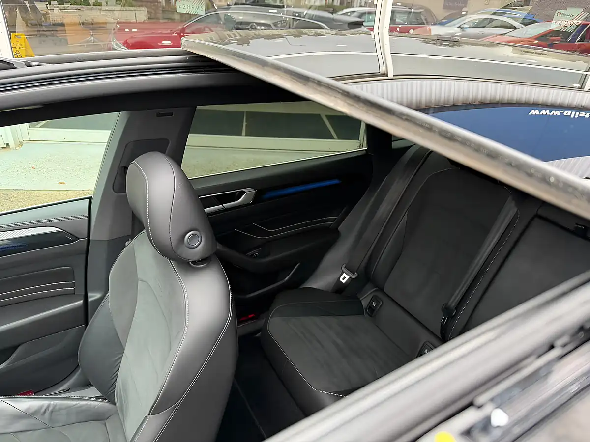 Used 2022 Volkswagen Arteon R-Line Shooting Brake Black - Interior and Exterior details 18