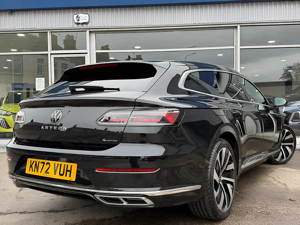 Used 2022 Volkswagen Arteon R-Line Shooting Brake Black - Interior and Exterior details 5