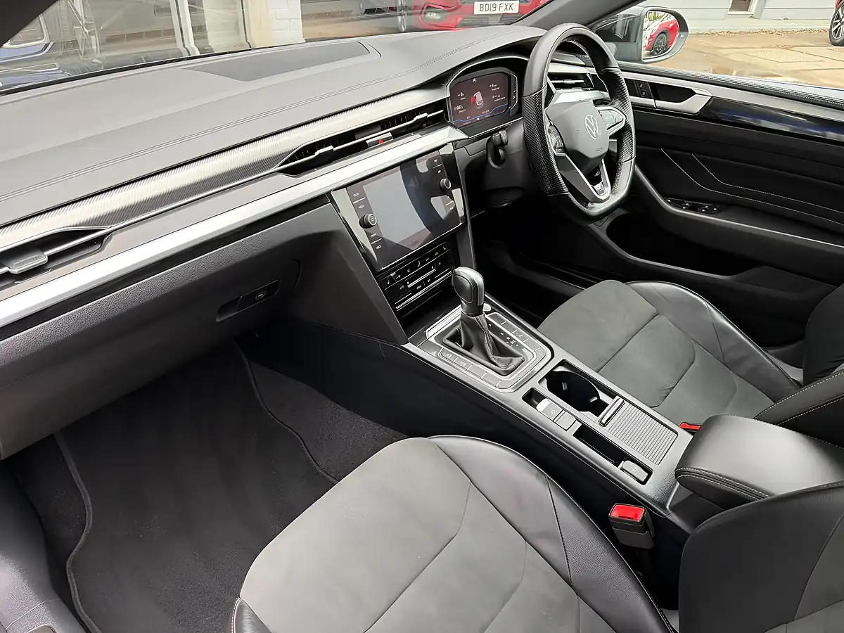 Used 2022 Volkswagen Arteon R-Line Shooting Brake Black - Interior and Exterior details 7