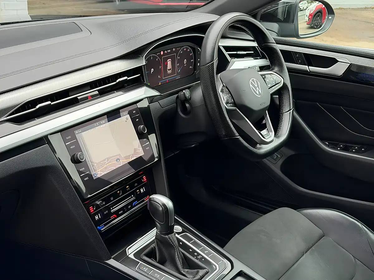 Used 2022 Volkswagen Arteon R-Line Shooting Brake Black - Interior and Exterior details 8