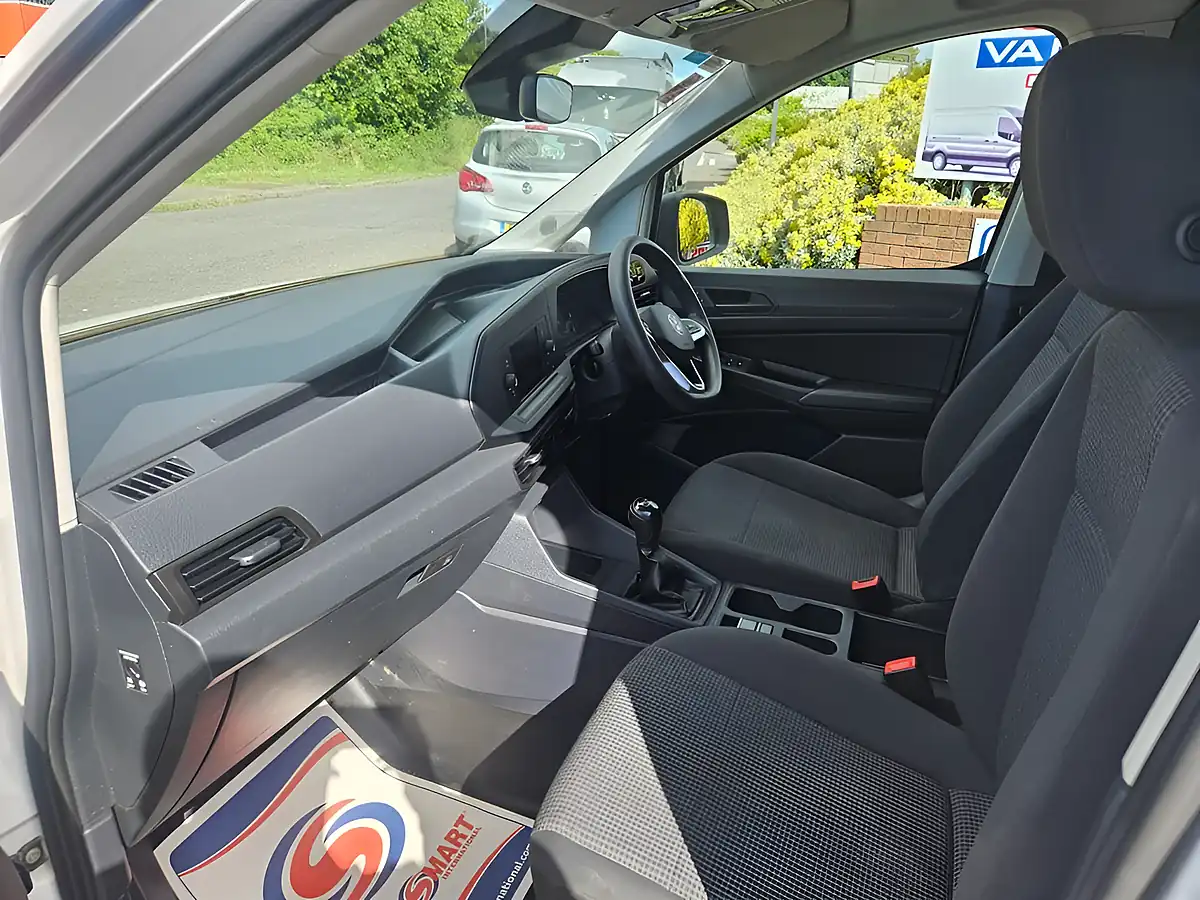 Used 2022 Volkswagen Caddy C20 Commerce White - Interior and Exterior details 11