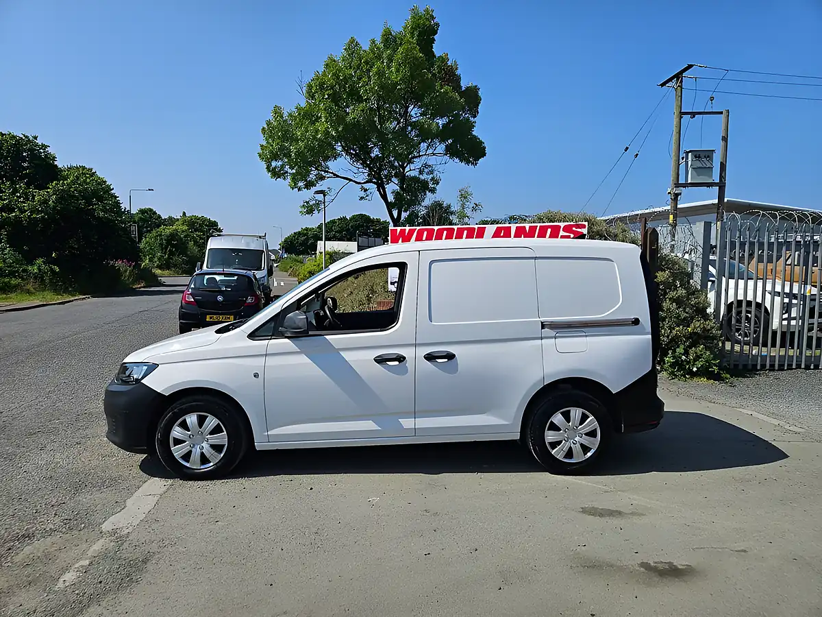 Used 2022 Volkswagen Caddy C20 Commerce White - Interior and Exterior details 5